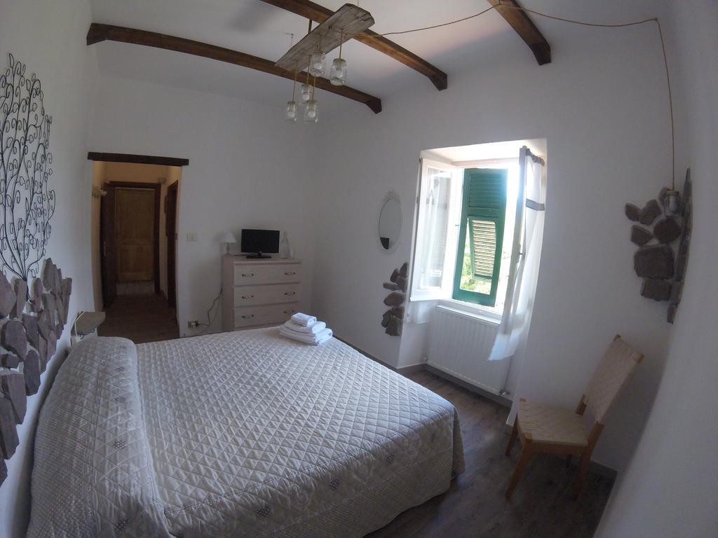Agriturismo Dei Legi San Pietro Vara Luaran gambar