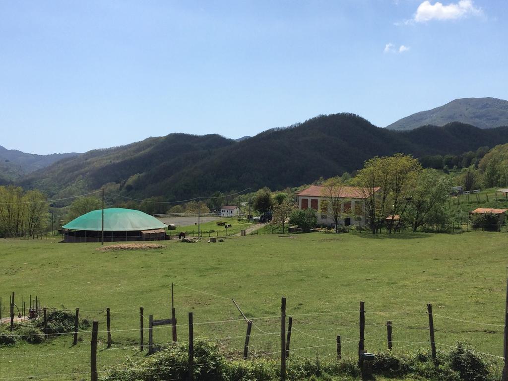 Agriturismo Dei Legi San Pietro Vara Luaran gambar